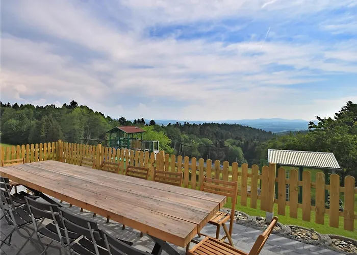With Panoramic View And Every Convenience - شقة